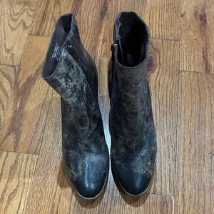 Diba true distressed black ankle boots 7.5